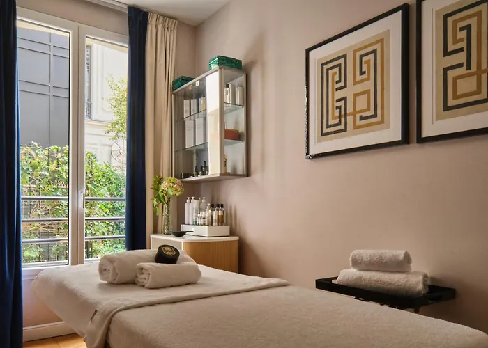 Hotel Lord Byron Parigi